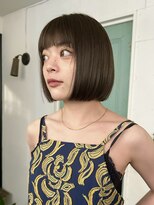 アンプラグド(unplugged)&nbsp;オリーブベージュの切りっぱなしボブ