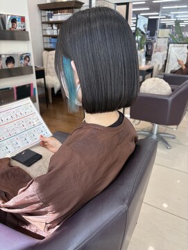 ビーバイシージャストビューティー(B by C just beauty) インナーグラデーション　ボブ　夏カラー