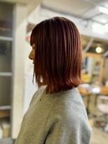 ブルートマト(BLUE TOMATO)&nbsp;ダブルカラーのミディアムボブ