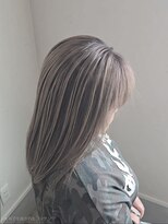 ヘアーアンドネイル ルシア(Hair&Nail Lucia) グレージュ白髪ぼかしハイライト