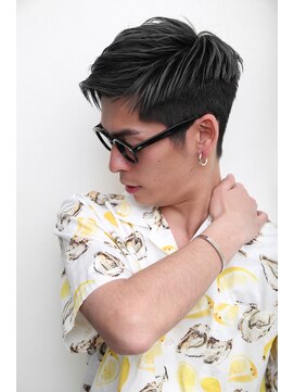 ルックグッドストア(LOOK GOOD STORE) 刈り上げ ビジネスヘア ブリーチ ダークグレー アップバング