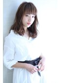 ネイビーカラーの大人かわいいブランジュ小顔くびれセミディ
