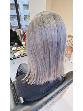 ナインプラス(NINE+) ホワイトシルバー