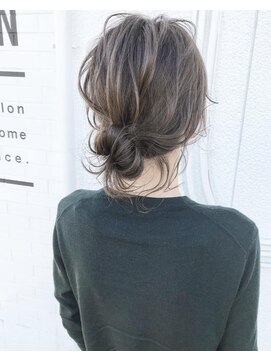 ニド(2do) カジュアルお団子アレンジ