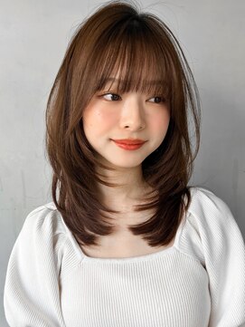 アグノス 青山(Agnos) レイヤーカットエアリーカールくびれヘアウェーブミディアム