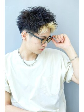 リップス 心斎橋(LIPPS) アップバング　ツーブロック　刈り上げ　短髪