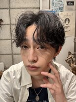 ライラ(Lyla)&nbsp;コンマバング毛流れフェザーセンターパート