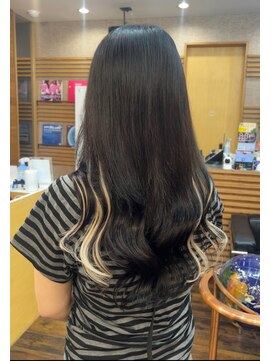 ヘアーメイク ダンス(hair make DANCE) 暗めカラー×インナーカラーで楽しむ自然ロング