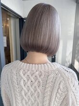 ブロンド 町田(BLONDE) ホワイトシルバー/ホワイトブロンド/アッシュブロンド