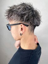 アイティーバイアルバム 北千住店(IT by ALBUM)&nbsp;サーフカール刈り上げセンターパートフェザーパーマ_ba477771