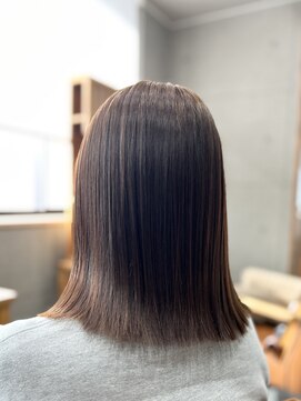 ハレ(Hale) 《チラ見せインナー × 艶ストレート》