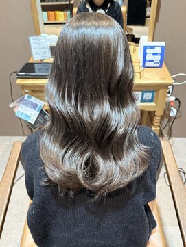 スーリール 小倉店(Sourire) ミディアムロング~大人の透け感ベージュカラー♪20代