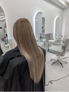 ブランシスヘアー(Bulansis Hair) セミロングからのロングヘアー