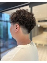 サロンイクエヤマザキ 文京(SALON IKUE YAMAZAKI) メンズスパイラルパーマ 刈り上げスタイル