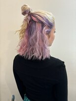ロッカ(ROCCA)&nbsp;パープル×ピンクのデザインカラーヘア小顔