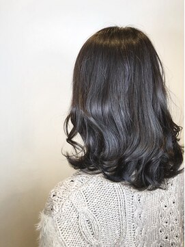 ルフレ(rufure) 肩下ロブの波巻きアレンジ