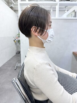 オウル(Owll) 【Owll】大人可愛い　毛先ぱっつんと刈り上げベリーショート