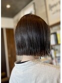 切りっぱなし外はねボブ