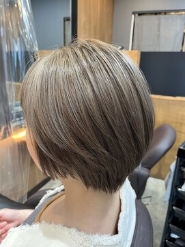 リベアトウキョウ 大島店(ReverTOKYO) ショート/グレージュ/ブリーチカラー