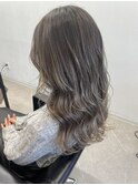 大人っぽいグレージュレイヤースタイル
