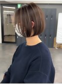 ハイライト白髪ぼかしダブルカラーインナーカラーショートボブ