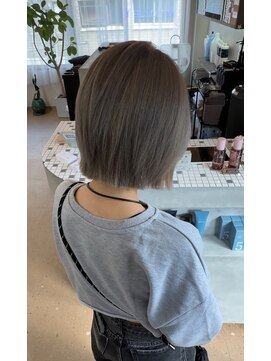 シルバーグレージュ