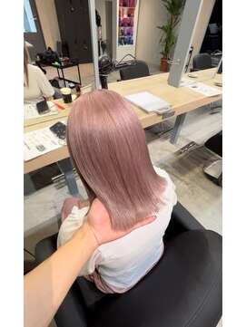 リア 布施店(Lia) ホワイトピンク