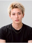 ハイトーン×束感マッシュで魅せるメンズショート