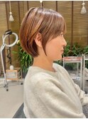 16. ライトブラウン/艶ショート/前髪あり/デザインカラー