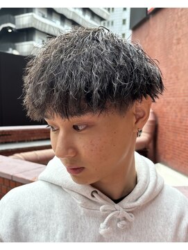 サロン ド ロイ(Salon de Roi) ツイストパーマツイストスパイラルパーマ波巻きパーマ六甲六甲道