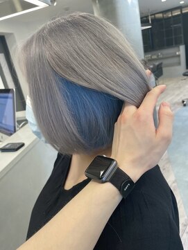 ルーブ トウキョウ(Loob. TOKYO) デザインカラー黒髪インナーカラーピンクベージュカラーレイヤー