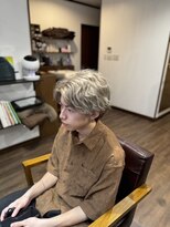 ルーム(ROOM)&nbsp;「ROOM」透明感抜群★ハイトーン　シルバーブロンドカラー