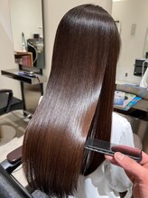 キレイになるって楽しい。独自の「超高濃度水素ケア」施術で自然な艶と最高の手触りを手に入れてください。