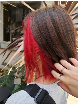サーティーン(THIRTEEN) ブリーチ1回インナーカラーレッド☆ボブ☆派手髪で夏を楽しむ♪