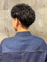 アルフレッド 瑞穂店(alfRed)&nbsp;刈り上げ　束感　ナチュラル無造作パーマ　センターパート