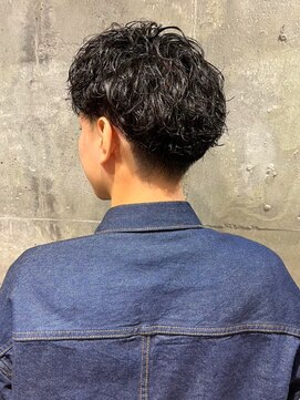 アルフレッド 瑞穂店(alfRed) 刈り上げ　束感　ナチュラル無造作パーマ　センターパート