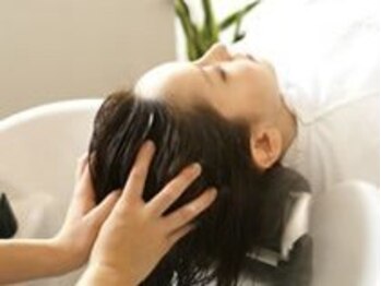 アンカー(ANCHOR)の写真/JR八尾駅1分☆綺麗な髪は頭皮から◎美髪を育むために頭皮ケアと一緒に、日々の疲れを癒す極上のひと時を。