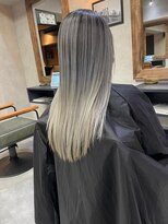 サニー 渋谷(SUNNY)&nbsp;バレイヤージュ、ハイライト、レイヤーロング、グレーベージュ