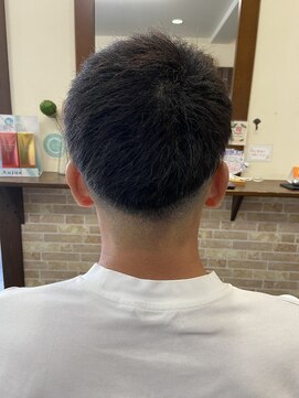 エモーション(Emotion) ツーブロックヘアベリーショート