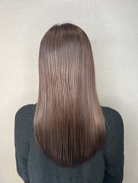 リリ(Liri material care salon by JAPAN) 艶感が綺麗なロングデザイン