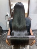 お手本のような黒髪ロング