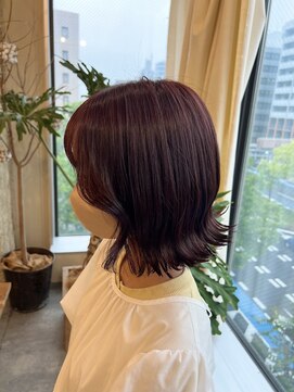 リノ 金山(Rino) デザインカラー/レイヤーカット/ウェットヘア/オリーブベージュ