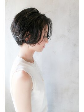 フィルドール(fild'or) 大人女性のための上品ショート〈fildo'r〉【下郡 明野】