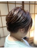 ショートカット　ステップボーンカット