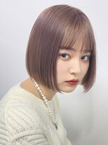 カムジーヘッドカミノウラ(COMEGHEAD KAMINOURA)&nbsp;上乃裏ショートボブイルミナカラー丸みレイヤーくびれショート