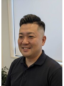 カットアンドシェーブ 髪心地 7：3スキンフェード