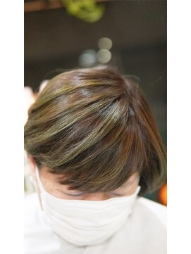 イルミナカラーマットのハイライトを入れたショートスタイル82