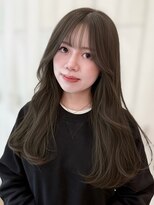 アトロ(Atoro)&nbsp;赤みを消したオリーブグレージュ