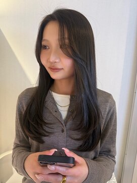 アム(amu) レイヤーカット/ローレイヤー/レイヤーロング/暗髪/グレージュ