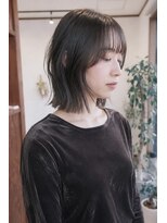 ロスカ(Loska) 切りっぱなしボブ×顔まわりレイヤー